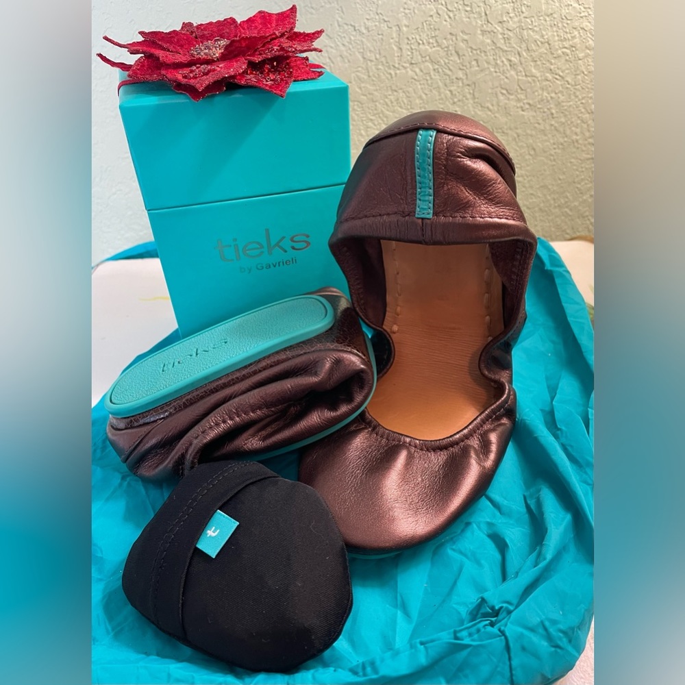 Tieks LIMITED RELEASE Raspberry Truffle Size 9